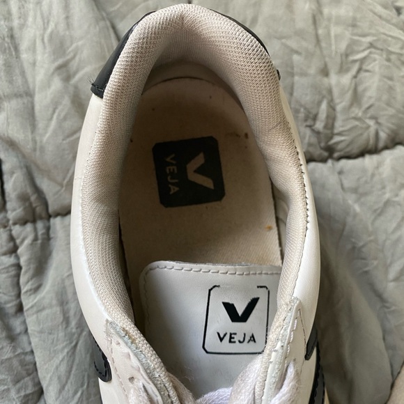VEJA Campo Logo Sneakers - Picture 12 of 15